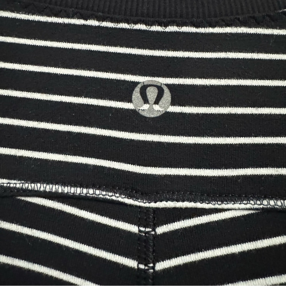 lululemon athletica Black and White Striped Long Sleeve Base Runner Tee - Picture 7 of 13
